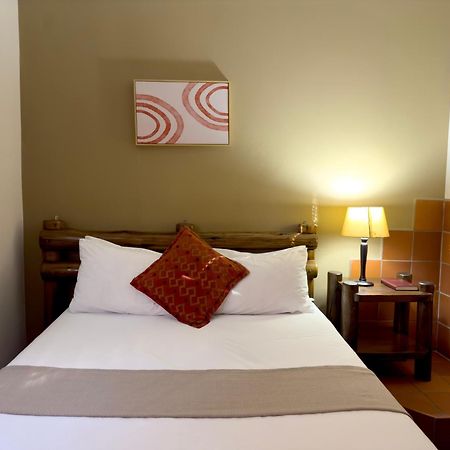 Centurion Guest House&Lodge Extérieur photo
